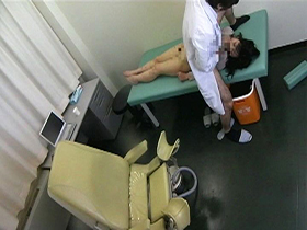 産婦人科レ○プ 睡眠薬を飲ませ寝バック中出しする医師 盗撮映像ベスト4時間22人　サンプル画像03